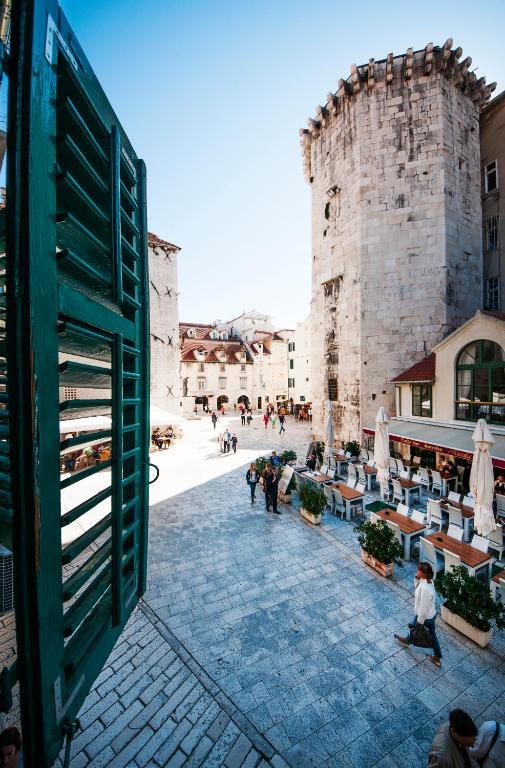 Tower Square Apartments Split Kamer foto